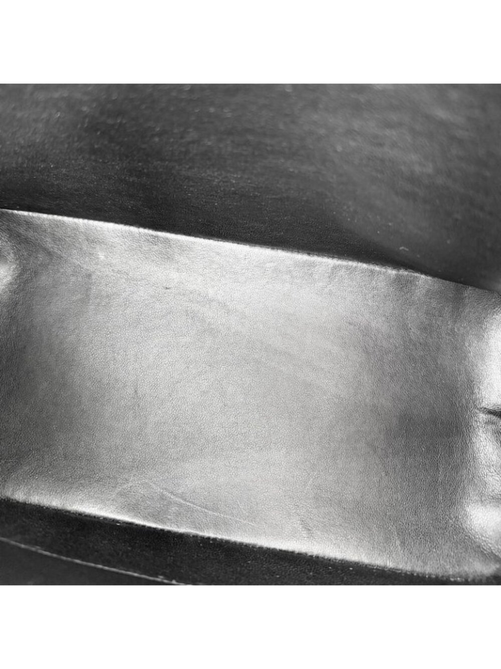 Chanel Tote Quilted Medallion Handbag Shoulder CC Logo - Picture 11 of 13